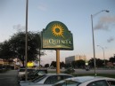 Hovedvejen hvor La Quinta inn ligger